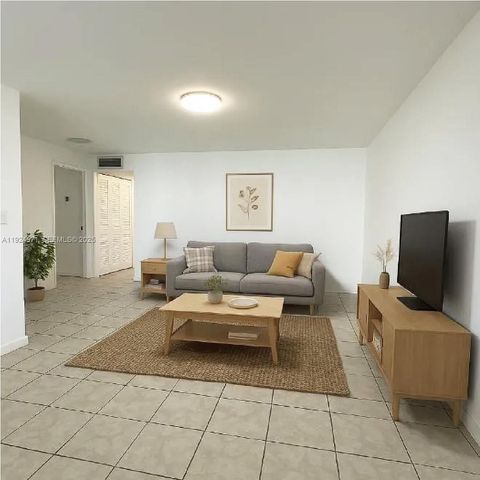 60 NW 161st St, Miami, FL 33169