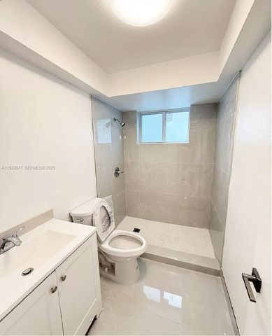 60 NW 161st St, Miami, FL 33169