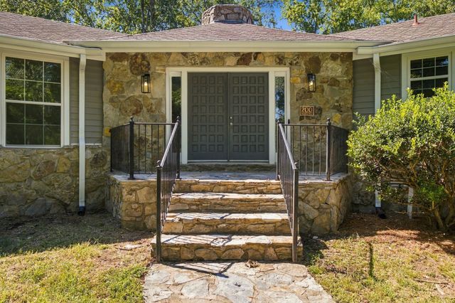 200 Graystone Dr, Gallatin, TN 37066