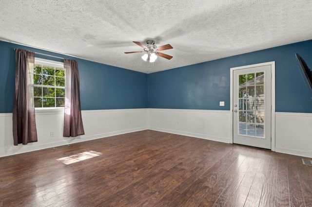 200 Graystone Dr, Gallatin, TN 37066