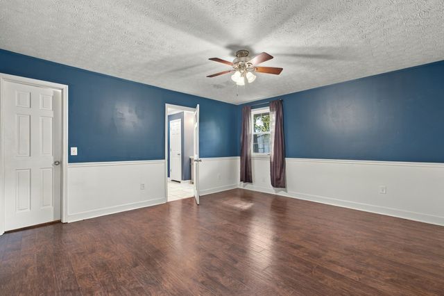 200 Graystone Dr, Gallatin, TN 37066