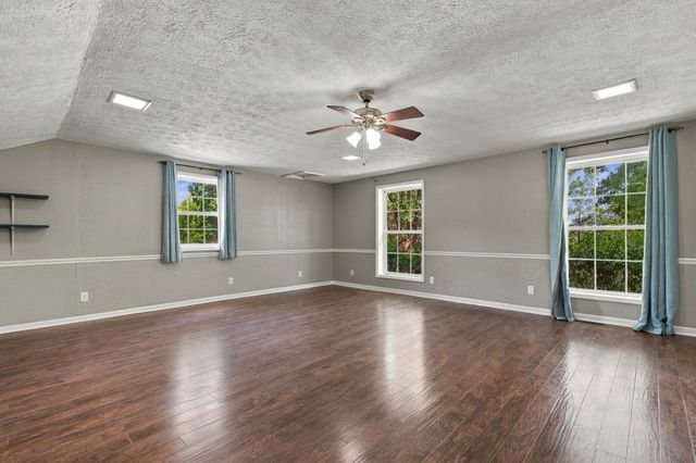 200 Graystone Dr, Gallatin, TN 37066