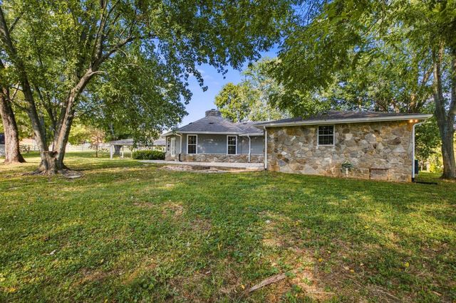 200 Graystone Dr, Gallatin, TN 37066