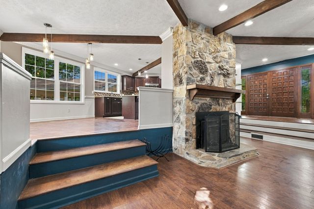 200 Graystone Dr, Gallatin, TN 37066