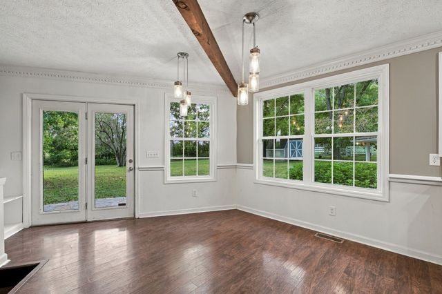 200 Graystone Dr, Gallatin, TN 37066