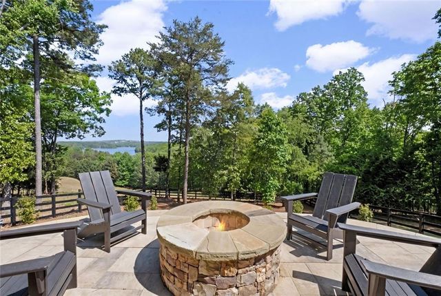 7350 Crestline Drive, Dawsonville, GA 30534