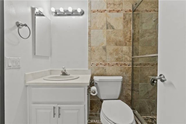 2901 S Sycamore B, Santa Ana, CA 92707
