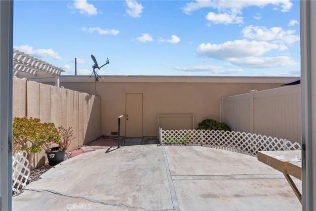 2901 S Sycamore B, Santa Ana, CA 92707