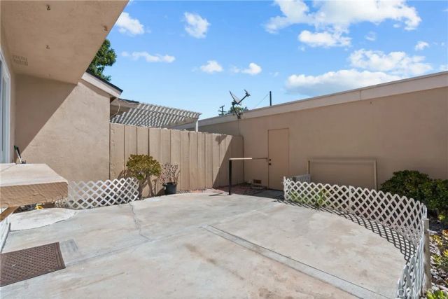 2901 S Sycamore B, Santa Ana, CA 92707