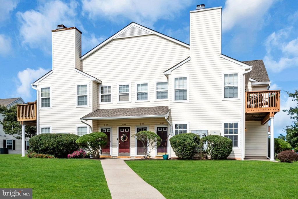97 HORSESHOE DR #97, QUAKERTOWN, PA 18951 — exterior