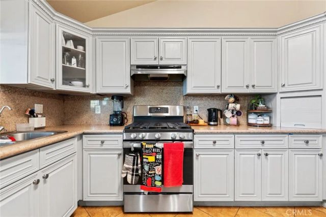 9087 Rosecrest, Fontana, CA 92335