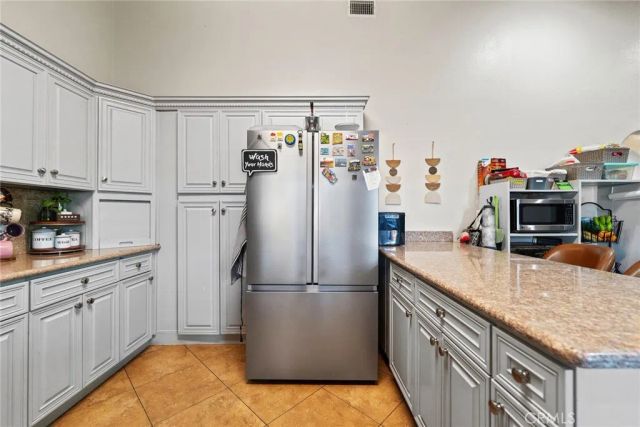 9087 Rosecrest, Fontana, CA 92335