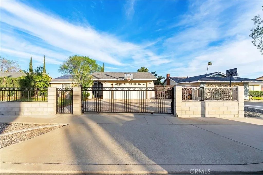 9087 Rosecrest, Fontana, CA 92335