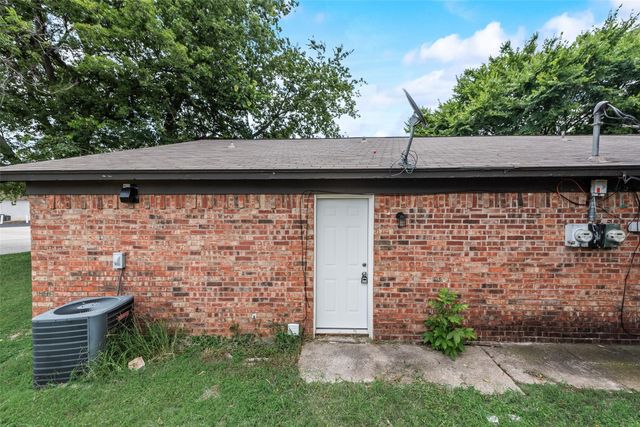 1000 S Mary Street, Arlington, TX 76010