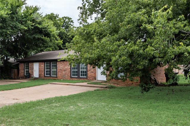 1000 S Mary Street, Arlington, TX 76010