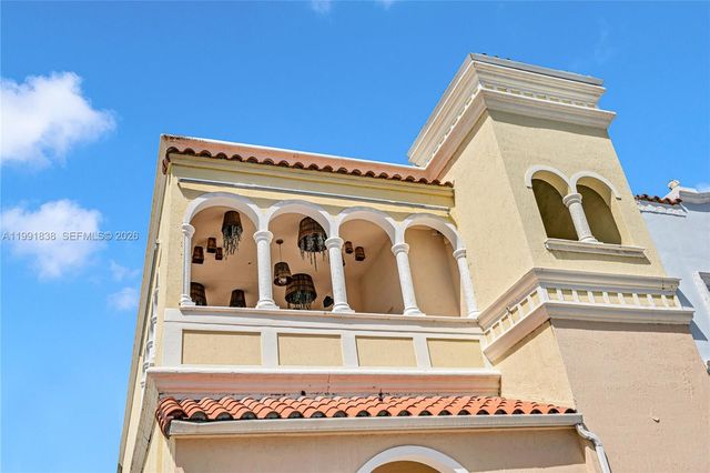 223 Valencia Ave, Coral Gables, FL 33134