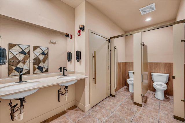 223 Valencia Ave, Coral Gables, FL 33134