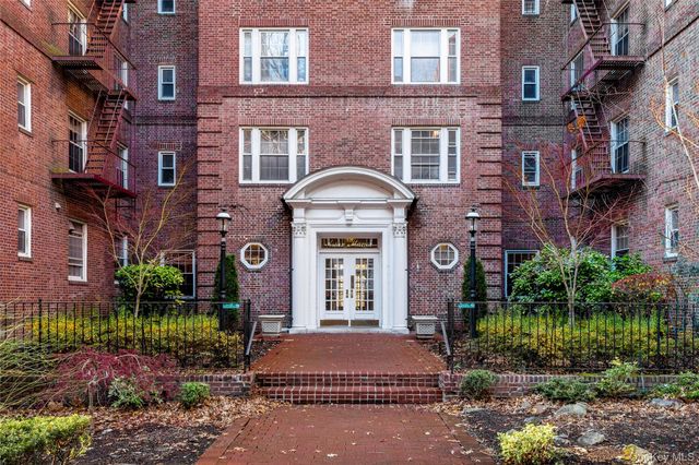 117-01 Park Lane S A1L, Kew Gardens, NY 11415