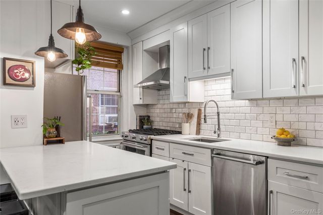 117-01 Park Lane S A1L, Kew Gardens, NY 11415