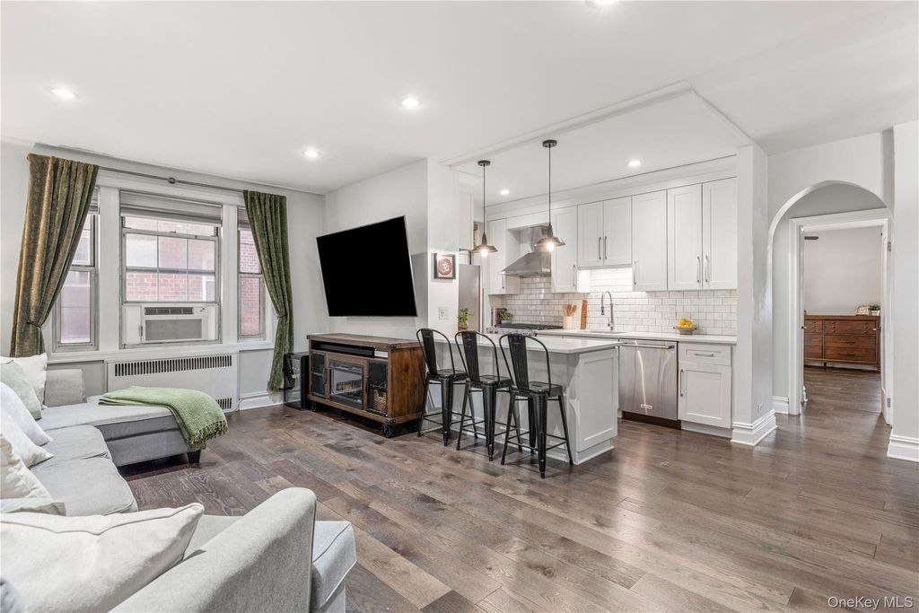 117-01 Park Lane S A1L, Kew Gardens, NY 11415