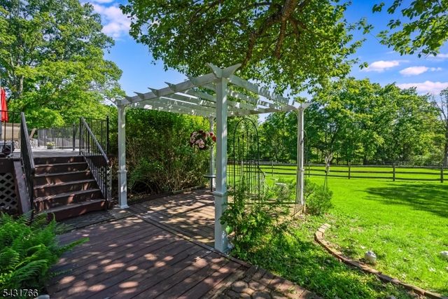 3 Little Brook Rd, Readington Twp., NJ 08889