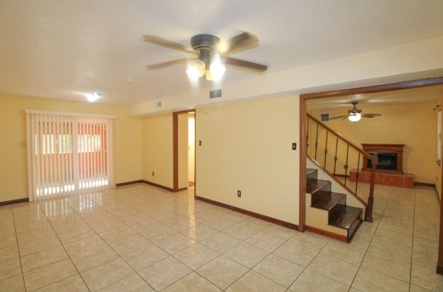1521 W Springcrest Circle, Lancaster, TX 75134