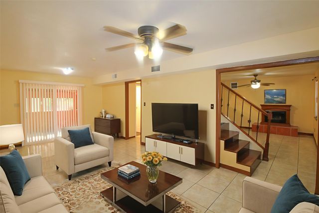 1521 W Springcrest Circle, Lancaster, TX 75134
