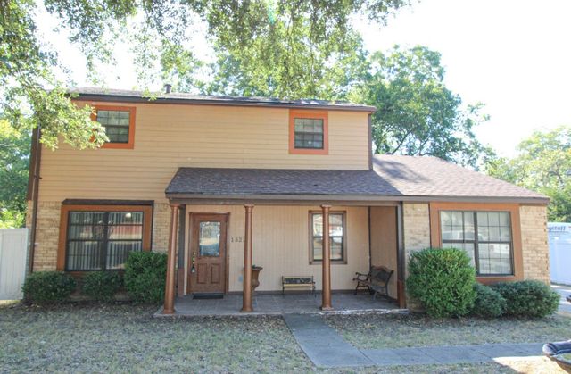 1521 W Springcrest Circle, Lancaster, TX 75134