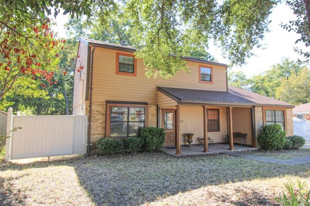 1521 W Springcrest Circle, Lancaster, TX 75134
