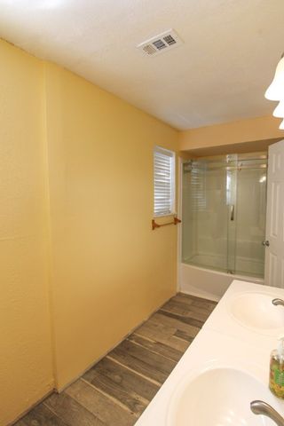 1521 W Springcrest Circle, Lancaster, TX 75134