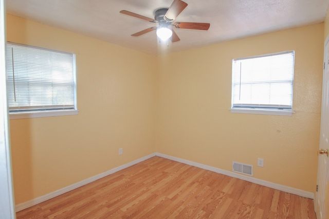 1521 W Springcrest Circle, Lancaster, TX 75134
