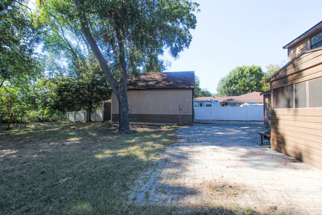 1521 W Springcrest Circle, Lancaster, TX 75134
