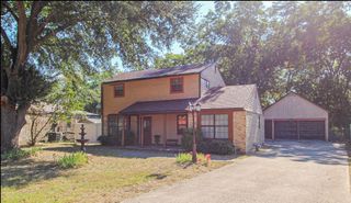 1521 W Springcrest Circle, Lancaster, TX 75134