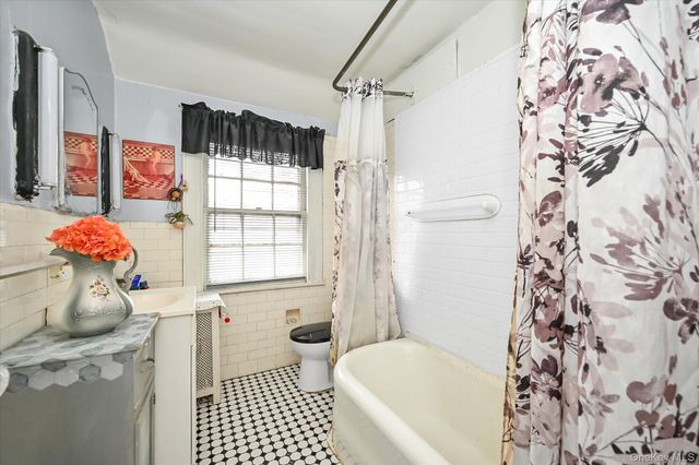 14-21 159th Street, Beechhurst, NY 11357