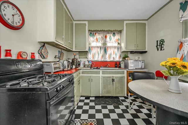 14-21 159th Street, Beechhurst, NY 11357