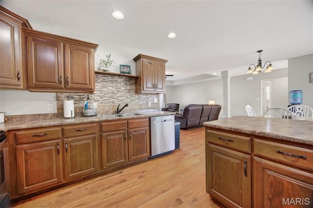 21068 Layla Road, Waynesville, MO 65583