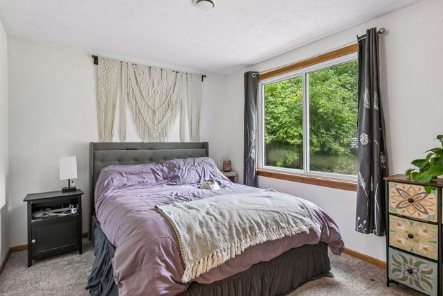 670 Goodwin Avenue N, Oakdale, MN 55128
