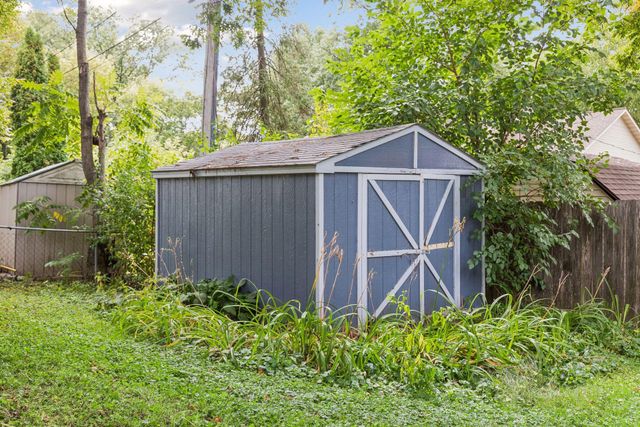 670 Goodwin Avenue N, Oakdale, MN 55128