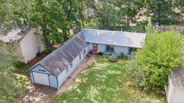 670 Goodwin Avenue N, Oakdale, MN 55128