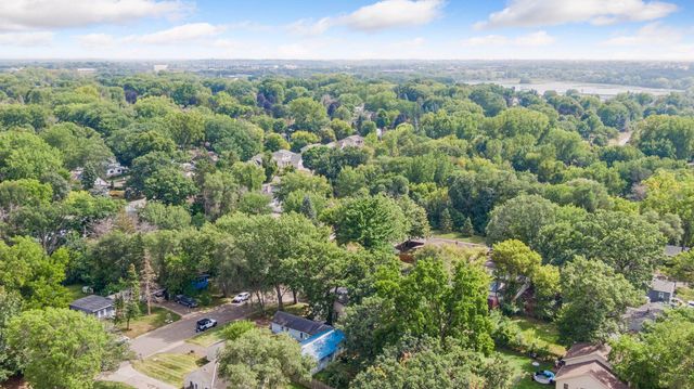 670 Goodwin Avenue N, Oakdale, MN 55128