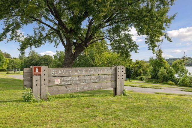 670 Goodwin Avenue N, Oakdale, MN 55128
