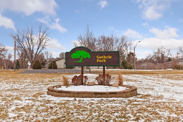 670 Goodwin Avenue N, Oakdale, MN 55128