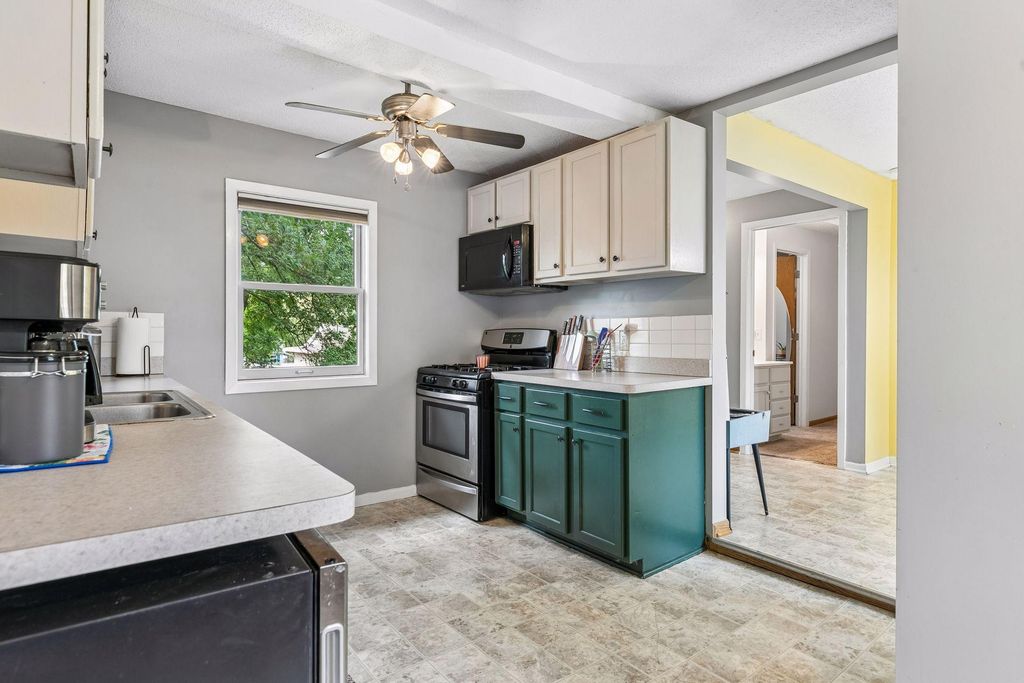 670 Goodwin Avenue N, Oakdale, MN 55128 — photo 4