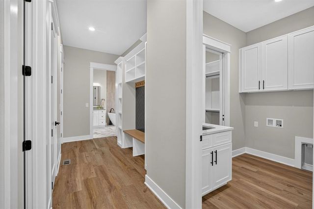 4123 Westgate Parkway, Clive, IA 50325
