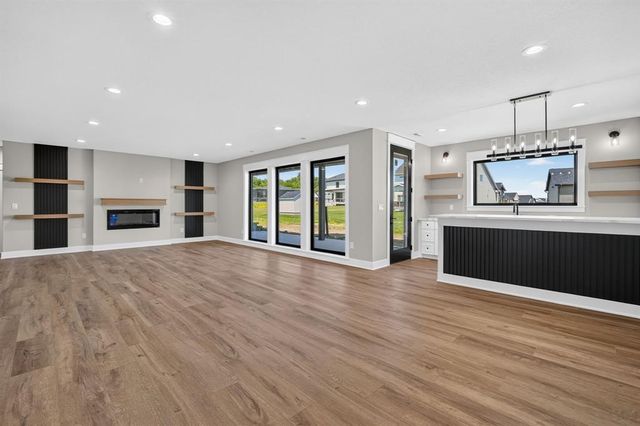 4123 Westgate Parkway, Clive, IA 50325
