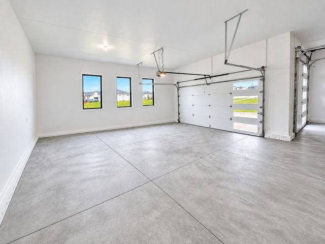 4123 Westgate Parkway, Clive, IA 50325