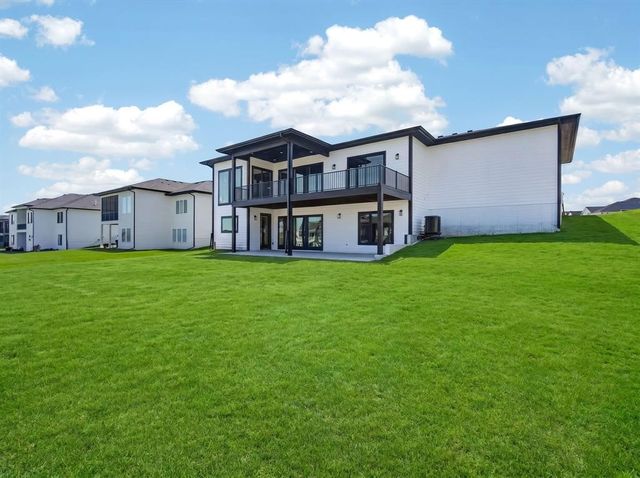 4123 Westgate Parkway, Clive, IA 50325