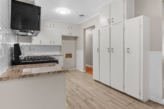 5229 Ira Street N, Haltom City, TX 76117