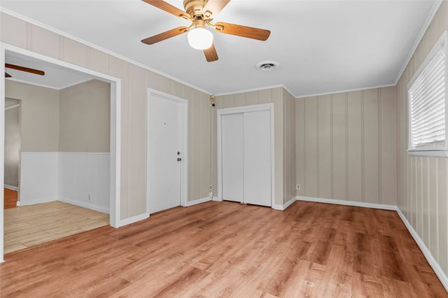 5229 Ira Street N, Haltom City, TX 76117