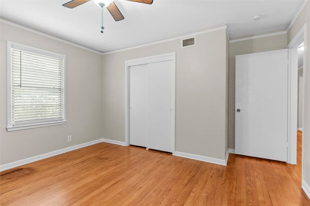 5229 Ira Street N, Haltom City, TX 76117